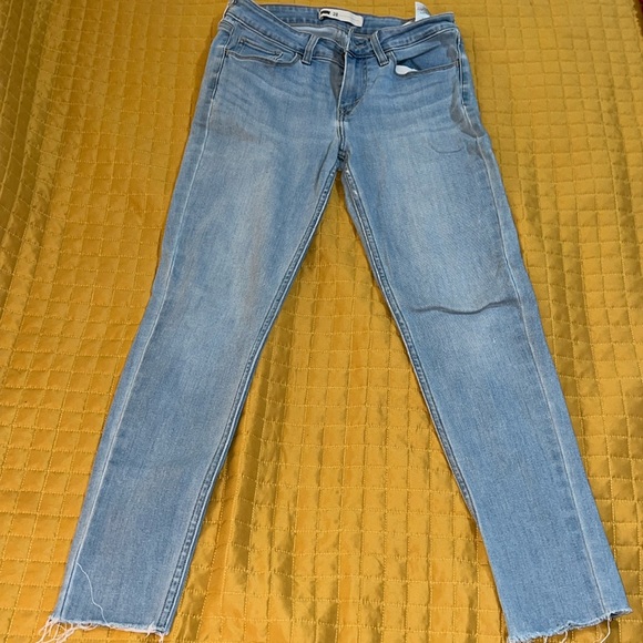 LEVIS stretchy super skinny ankle jeans COMFY! - Picture 1 of 4